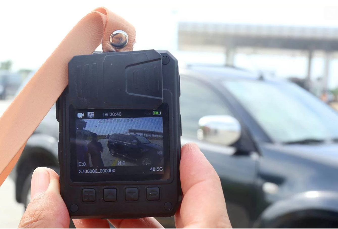 Mặt sau của camera chuyên dụng 