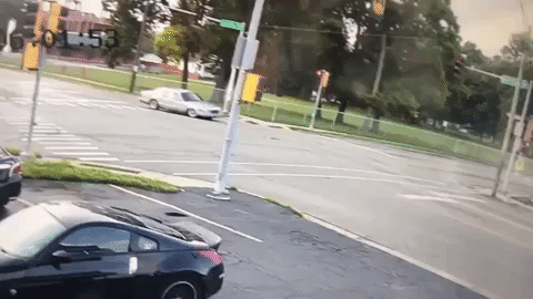 Cướp ô tô cố gắng tẩu thoát với tốc độ 160 km/h và cái kết sốc