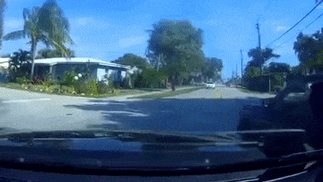 Nữ tài xế tăng tốc rượt đuổi ô tô gây tai nạn, khi cơn thịnh nộ bùng nổ