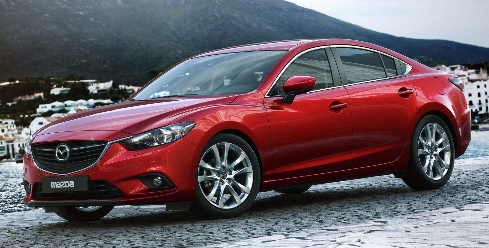 Mazda6 được tặng quà và giảm giá lên tới 60 triệu đồng