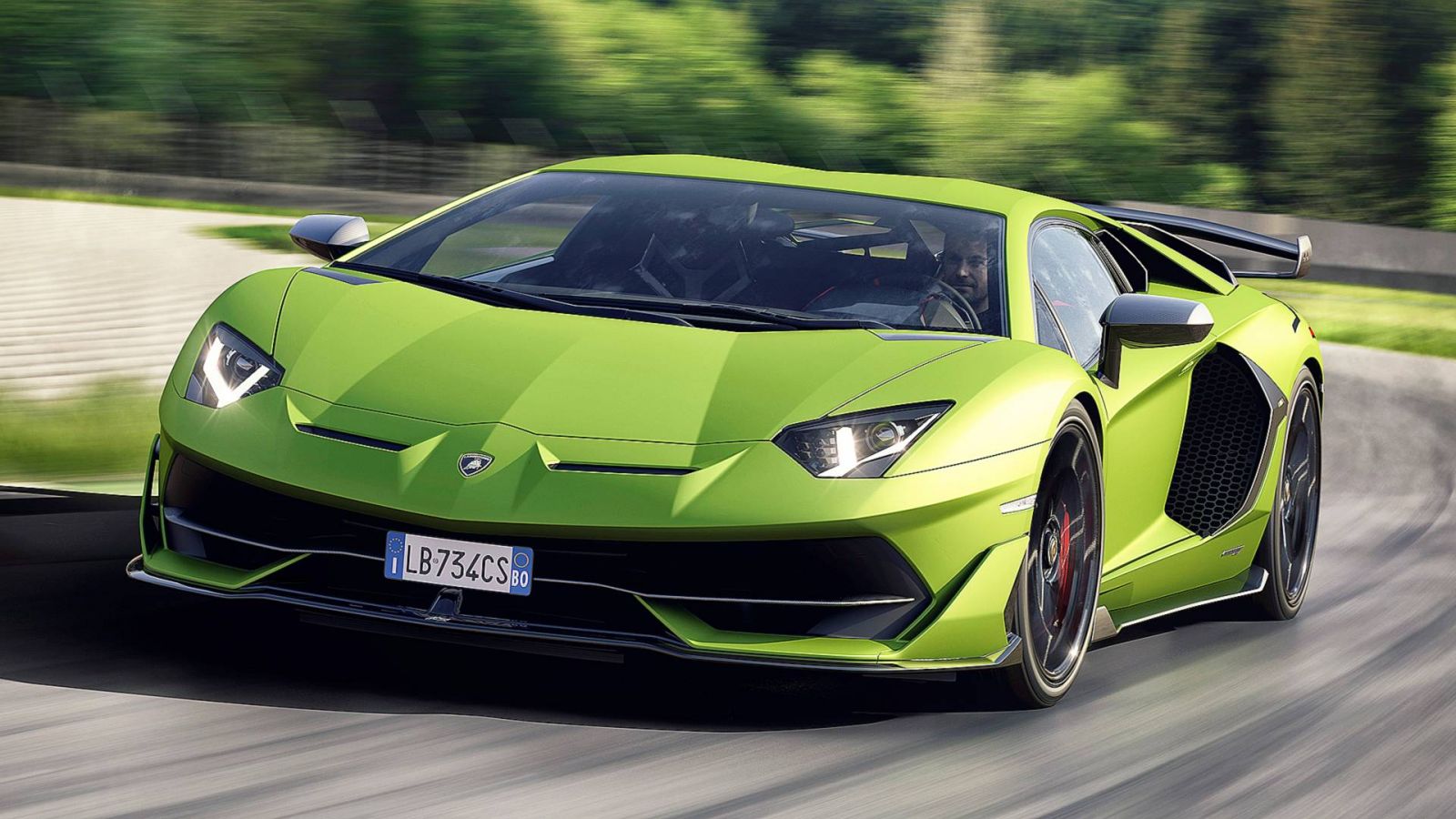 Lamborghini Aventador SVJ chỉ có 900 chiếc trên toàn thế giới