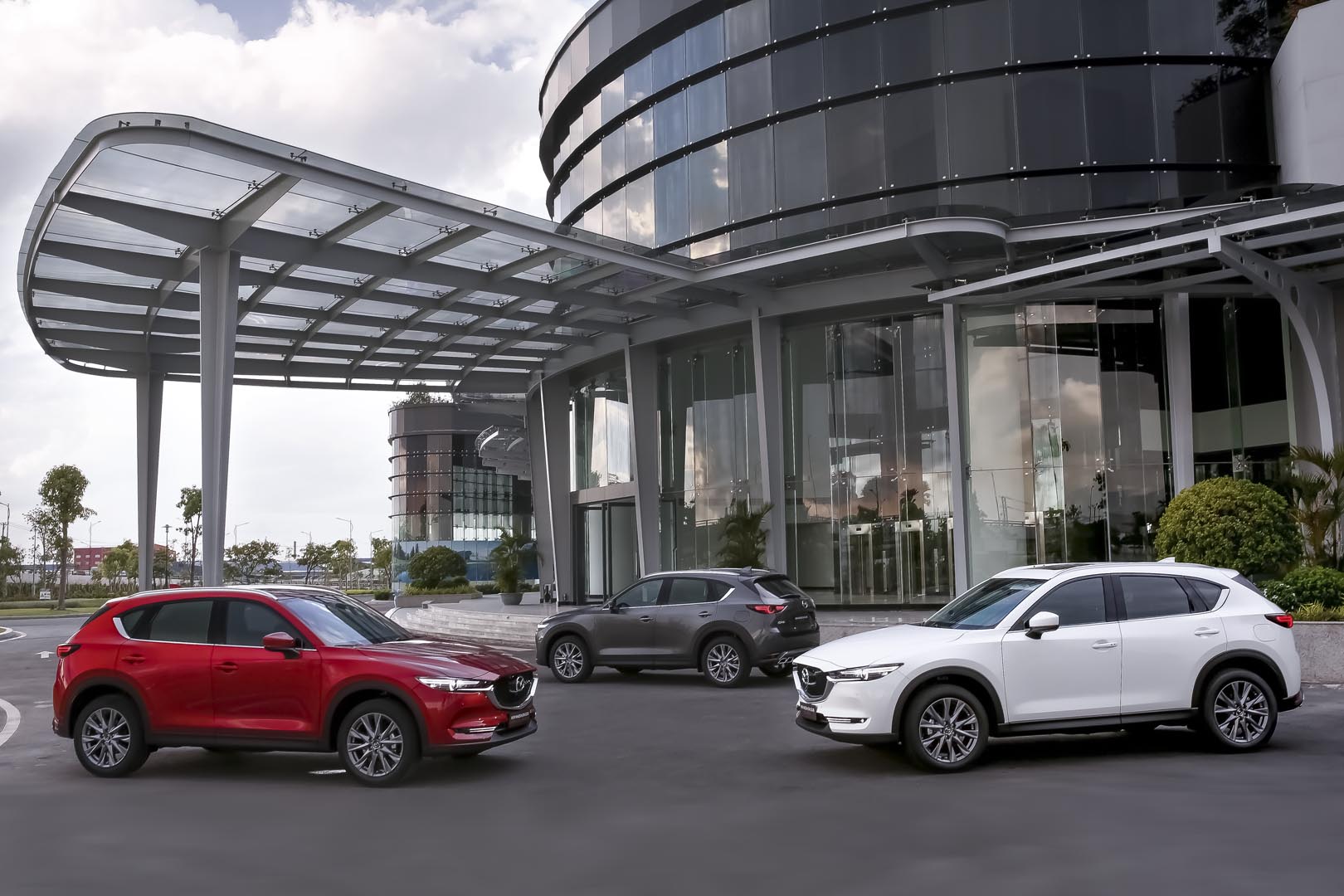 Mazda CX-5 phiên bản nâng cấp có tới 6 phiên bản với 2 tuỳ chọn động cơ 2.0 và 2.5L