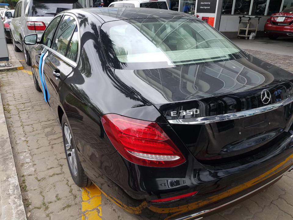 Một chiếc Mercedes-Benz E350 bị bắt gặp tại Tp Hồ Chí Minh