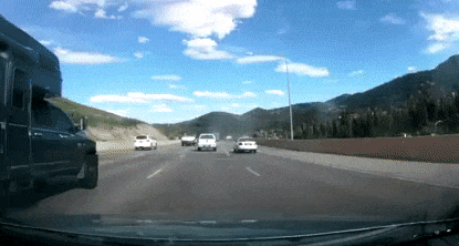 Mất lái, tài xế drift xe như trong phim 'Fast and Furious' thoát tai nạn