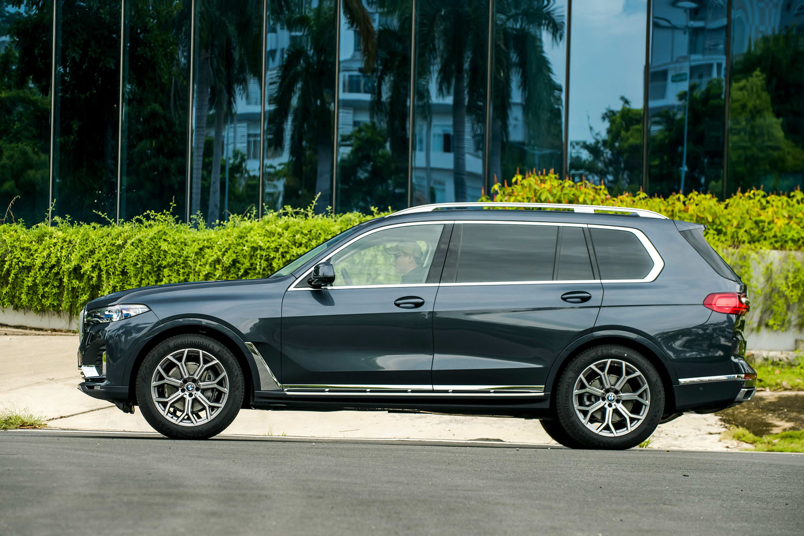 Thiết kế ngang hông xe BMW X7