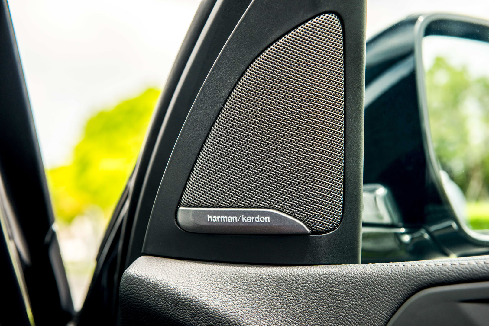 Hệ thống âm thanh Harman Kardon trên BMW X7