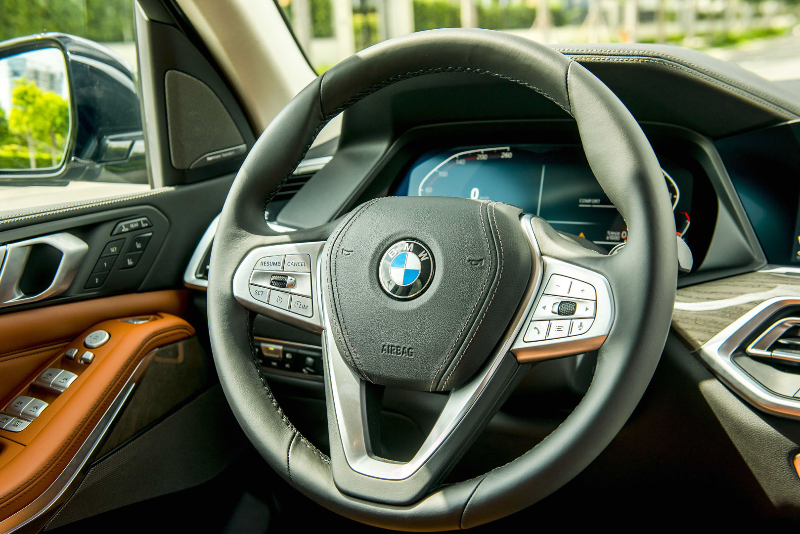 Thiết kế vô lăng xe BMW X7