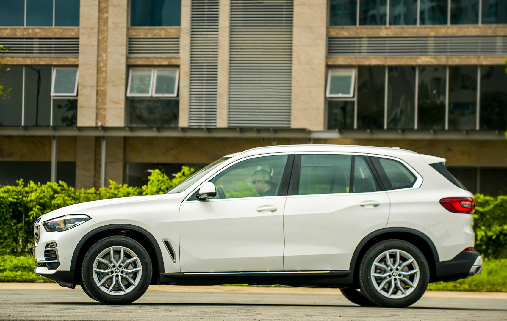 Thiết kế bên hông xe BMW X5 2019