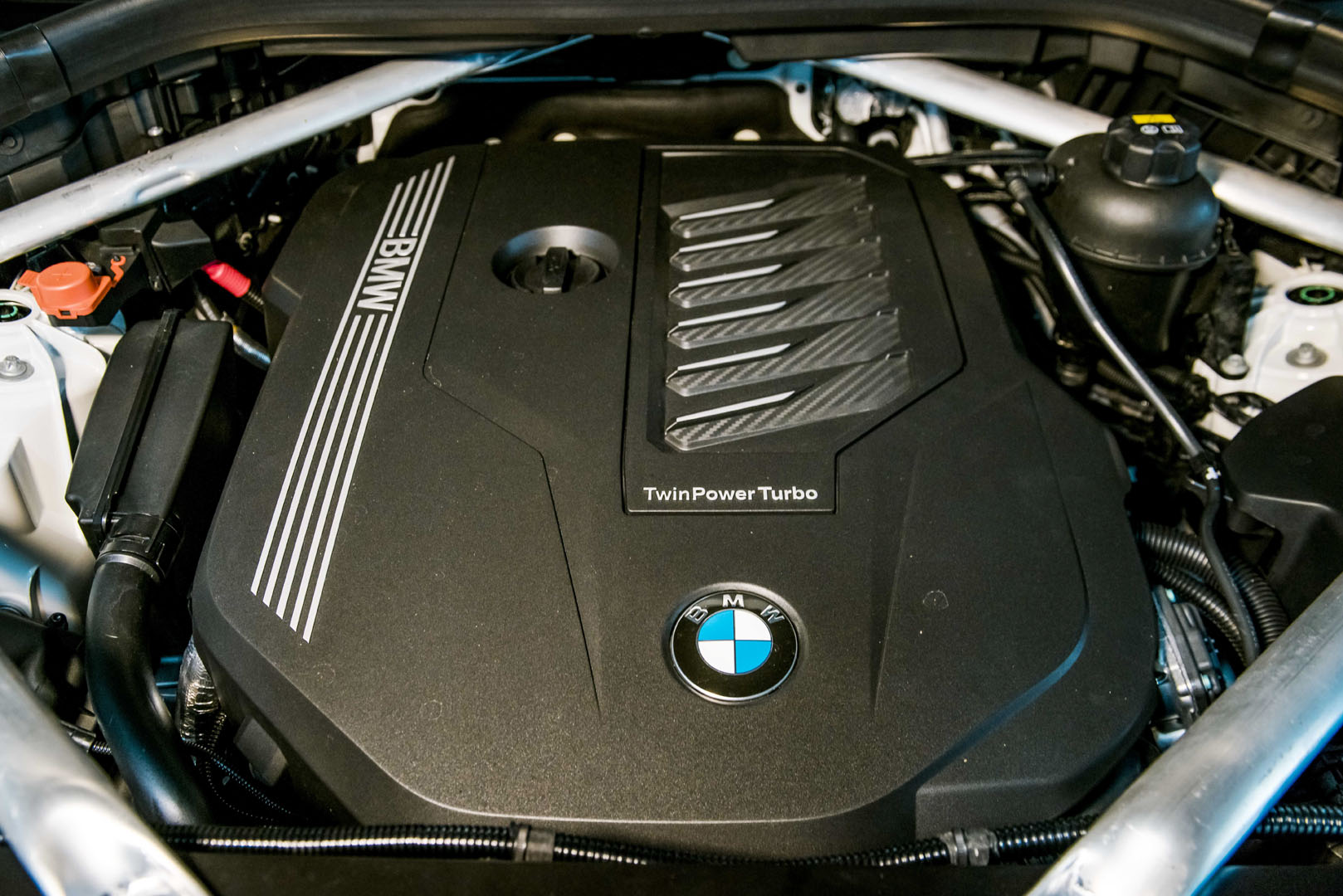 Động cơ BMW X5 2019 là loại V6 3.0L