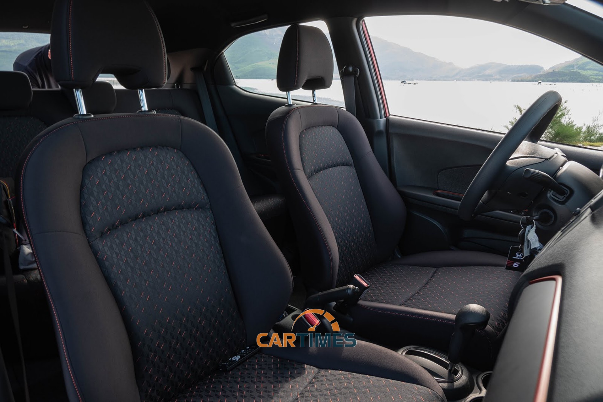 Hàng ghế trước xe Honda Brio