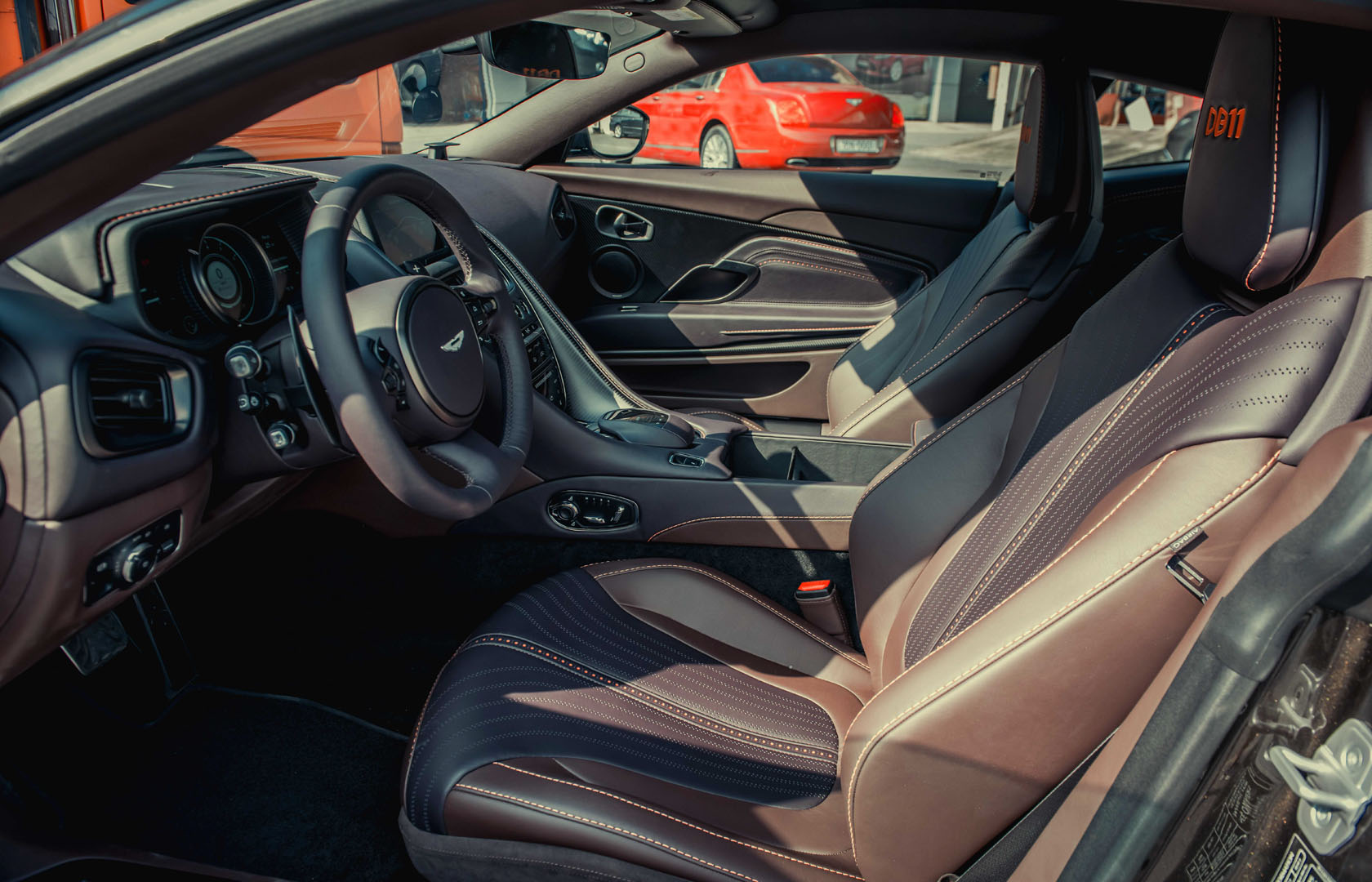 Thiết kế cabin xe Aston Martin DB11