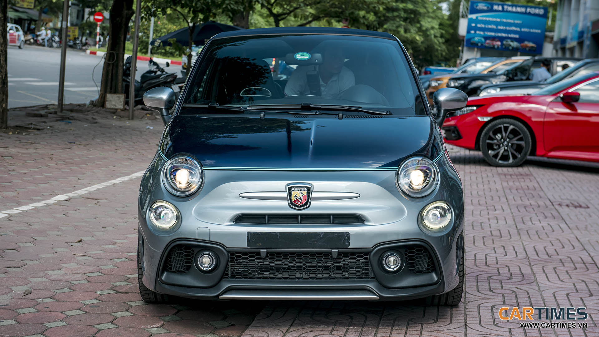 Thiết kế đầu xe Fiat 500 Abarth 695 Rivale