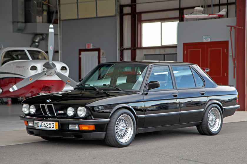 BMW M5 thế hệ đầu tiên