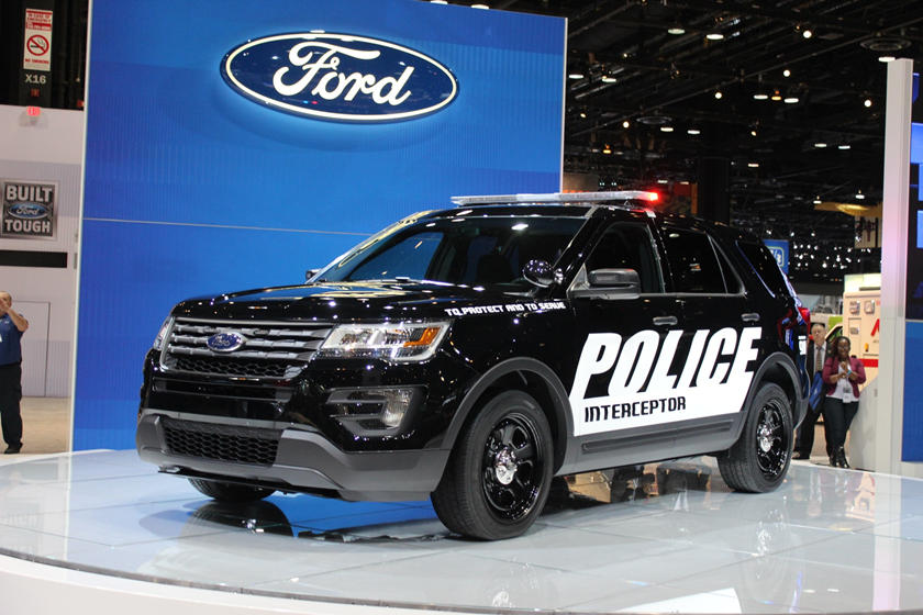 Các mẫu xe tuần tra Ford Explorer đang gặp vấn đề về thoát khí thải