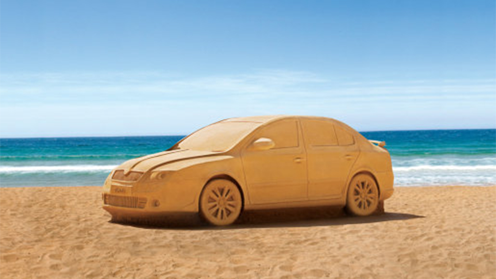 Hãng xe Skoda trưng bày xe cát giữa bãi biển