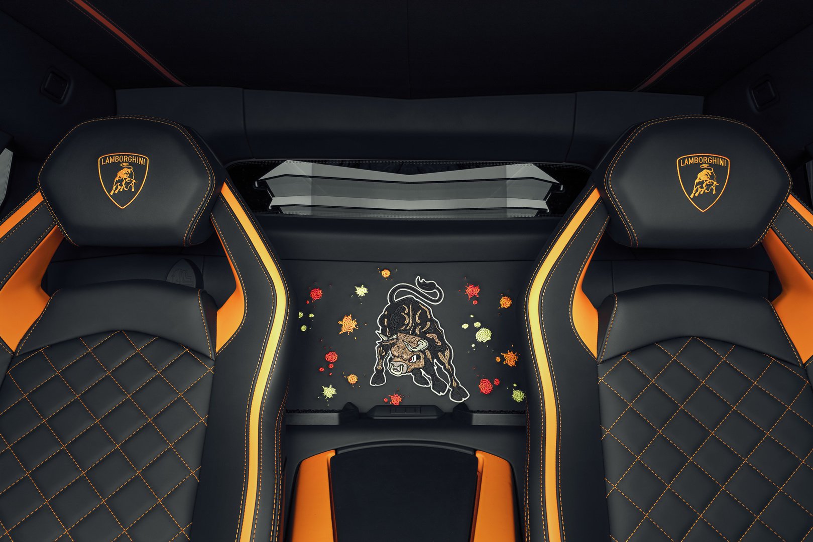 Thiết kế mặt táp lô xe Lamborghini Aventador S đặc biệt