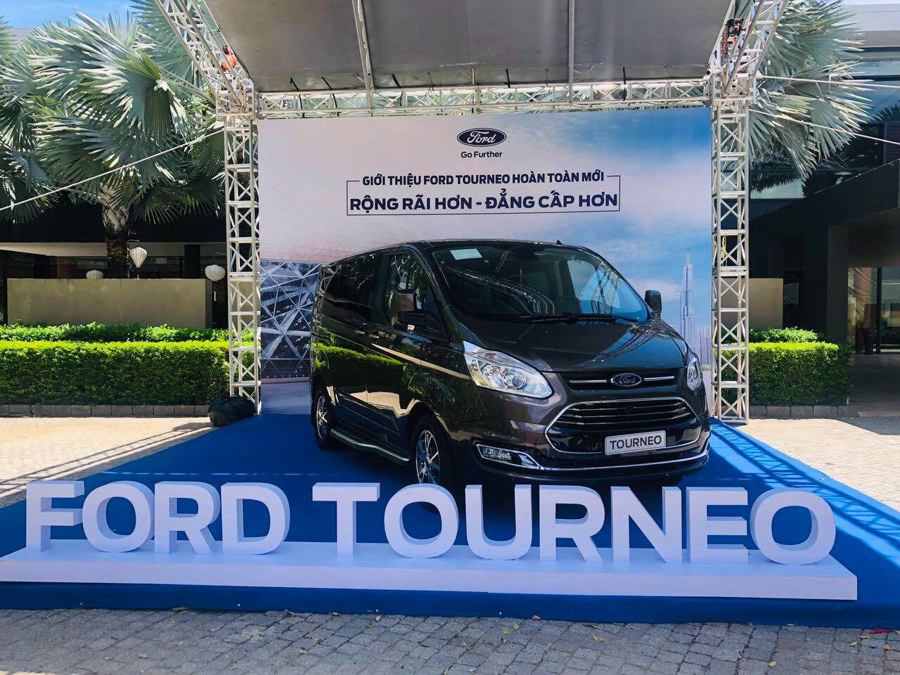 Ford Tourneo tại sự kiện dành cho đại lý