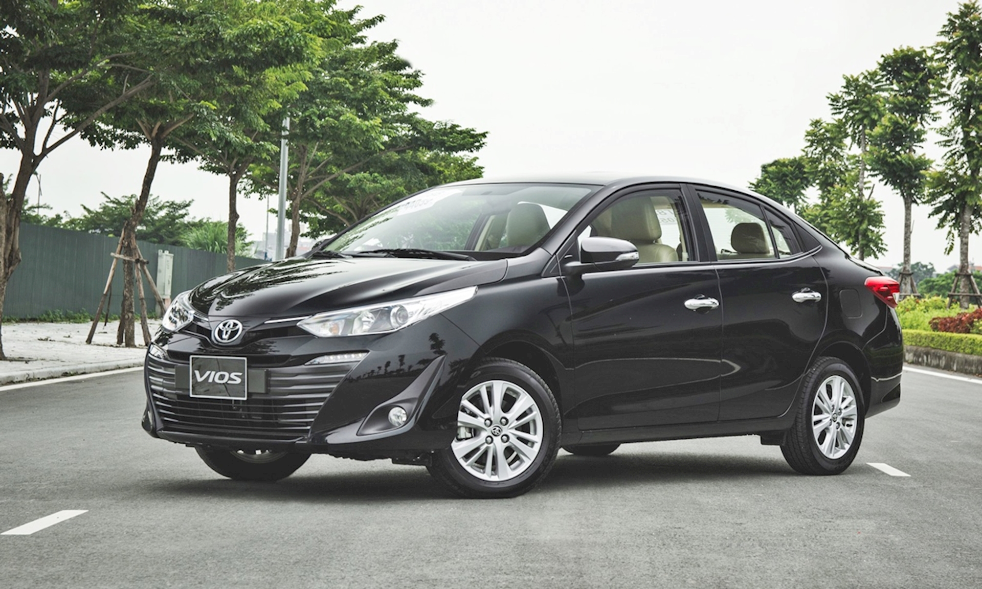 Qua rồi thời cứ 4 bánh là phải Toyota