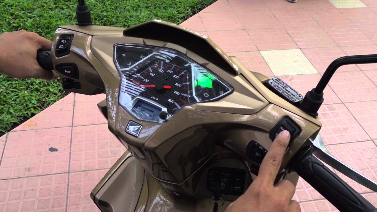 Idling Stop của Air Blade không hoạt động