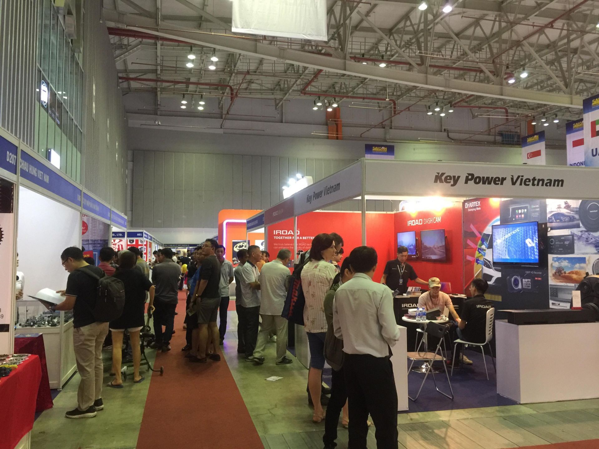 Autotech & Accessories Hà Nội với quy mô gần 200 gian hàng