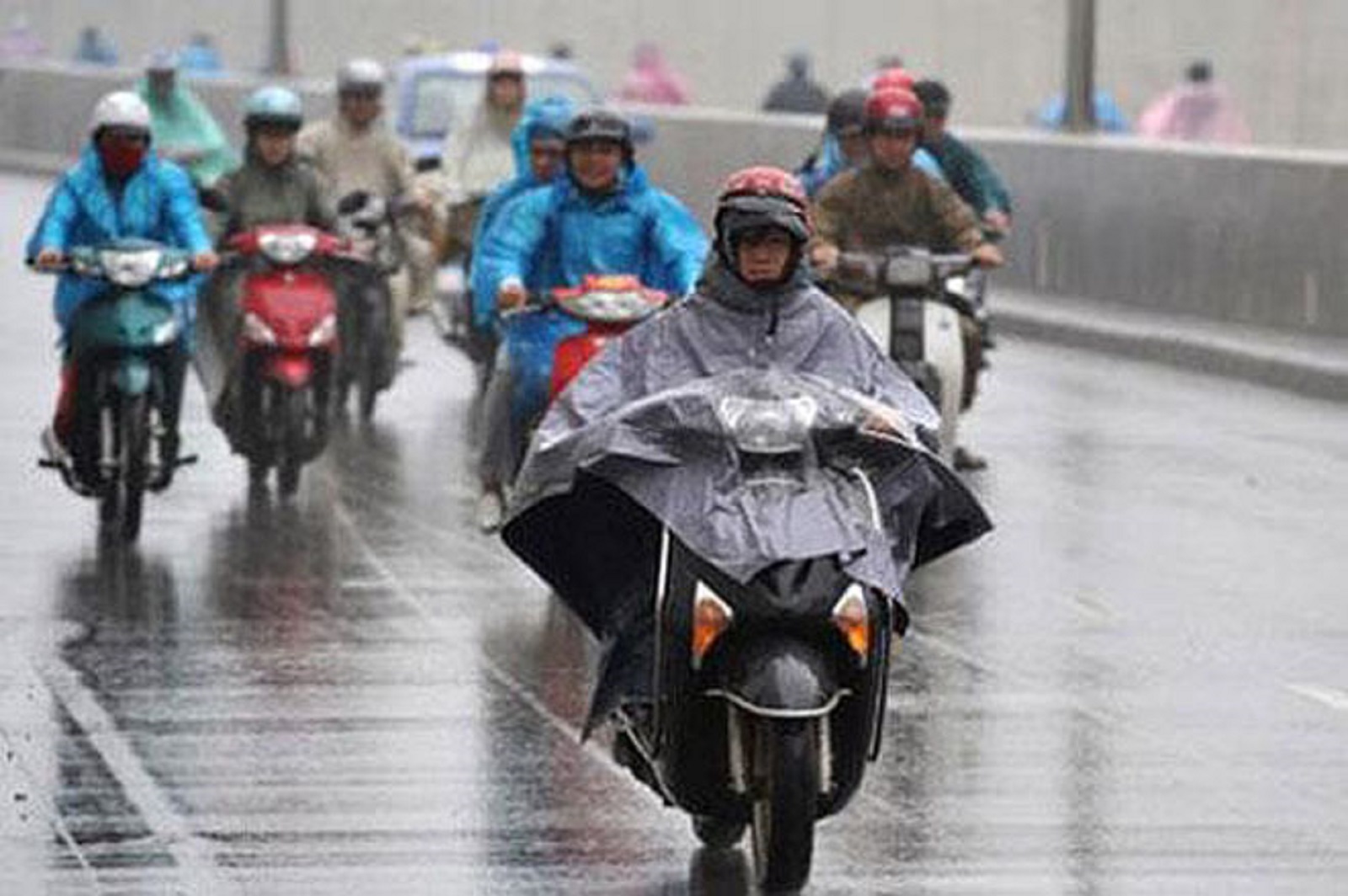 Cẩn thận với áo mưa