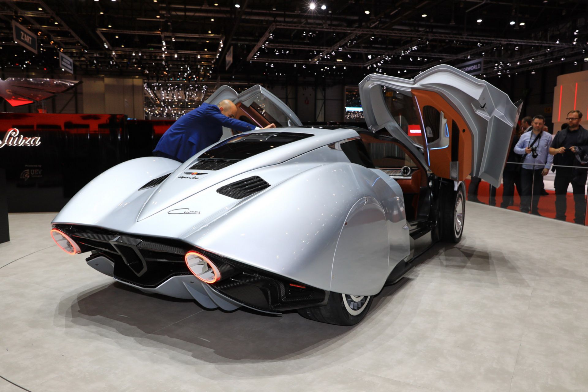 Đuôi xe Hispano Suiza Carmen
