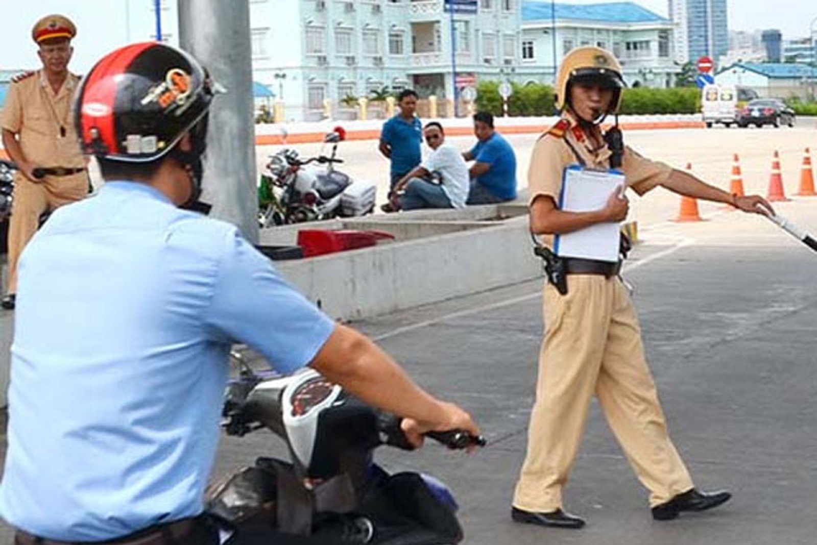 phạt nóng