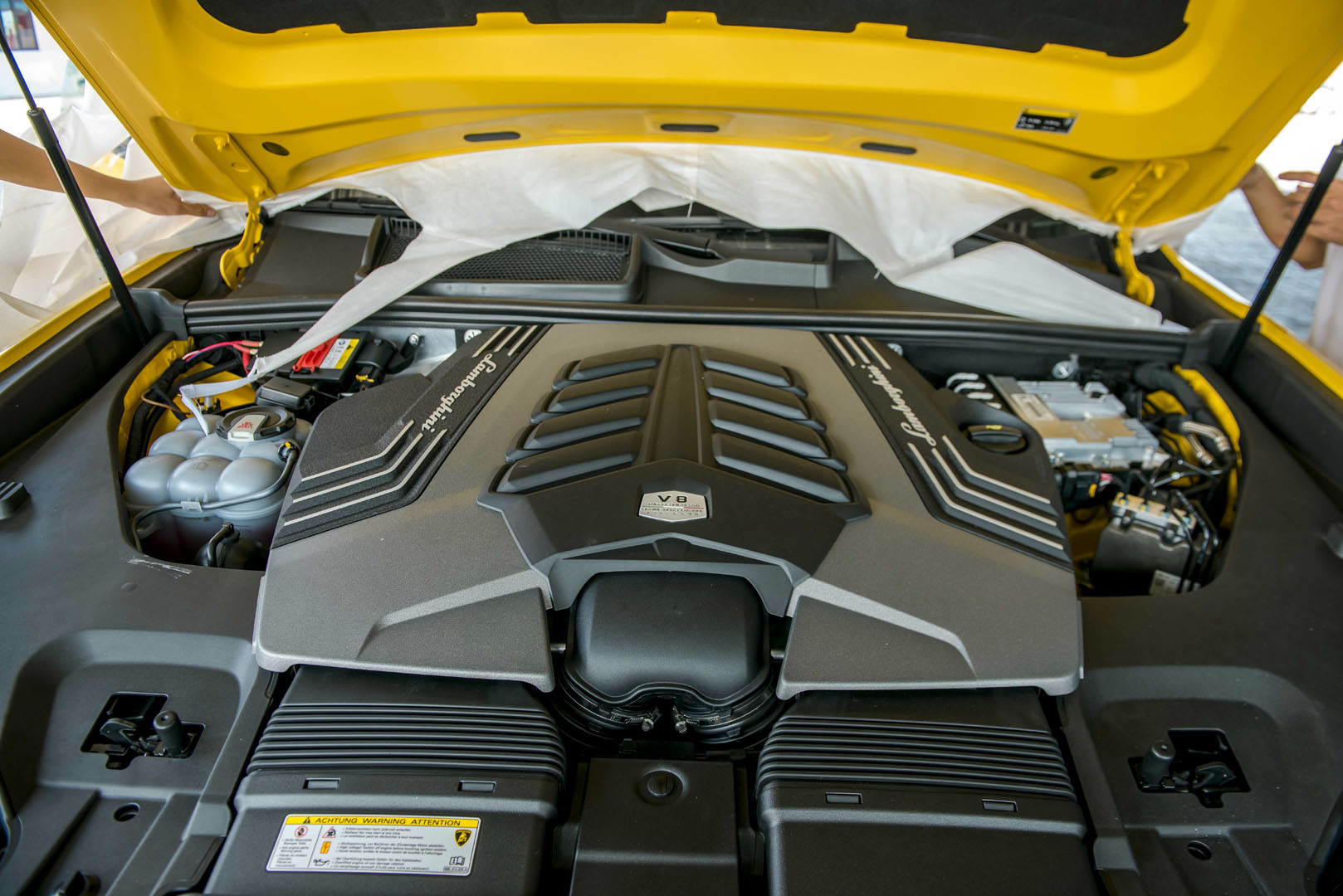 Động cơ xe Lamborghini Urus