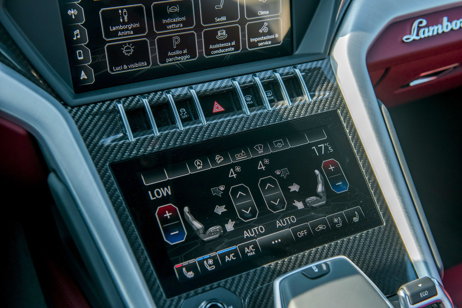 Màn hình giải trí trung tâm của xe Lamborghini Urus