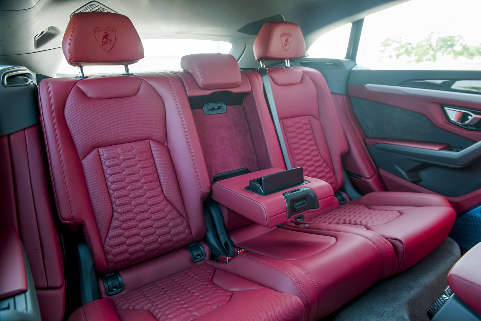 Hàng ghế thứ 2 của xe Lamborghini Urus