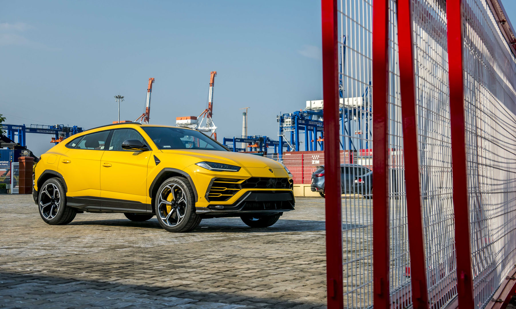 Lamborghini Urus sử dụng công nghê vật liệu Forged Composite độc quyền tạo nên khả năng vận hành đỉnh cao đồng thời đảm bảo sự an toàn cho người sử dụng
