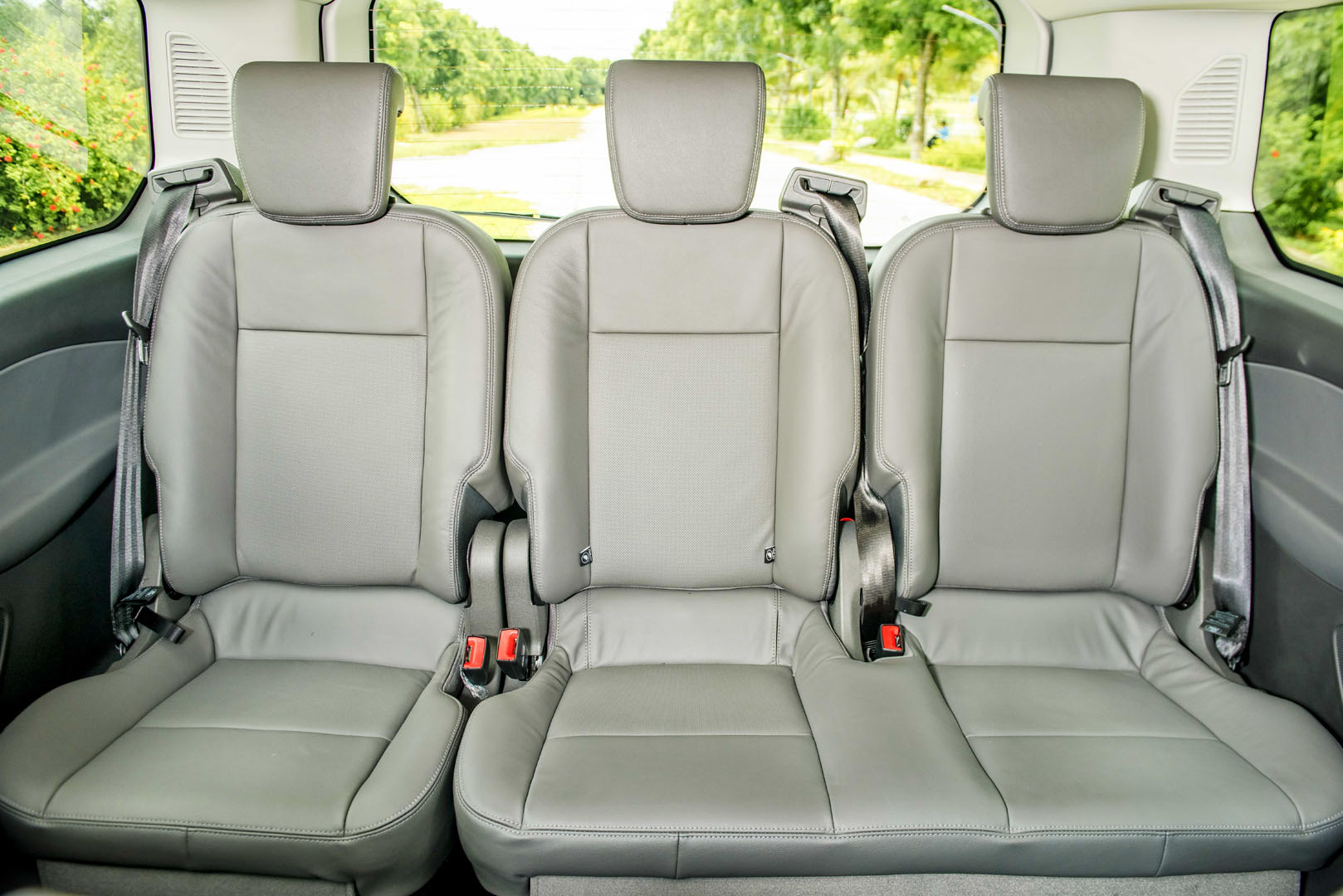Hàng ghế thứ 3 của xe Ford Tourneo