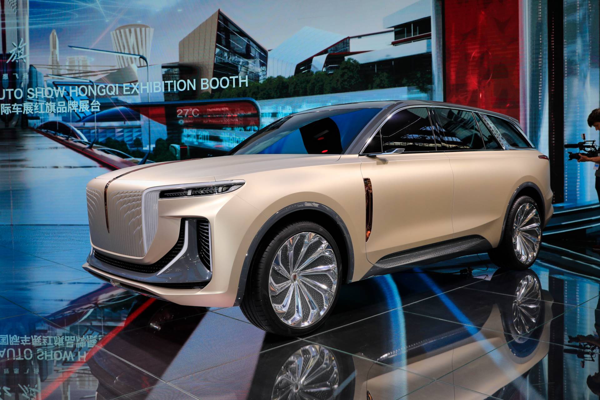 Thiết kế SUV Hongqi E115 na ná Rolls-Royce Cullinan