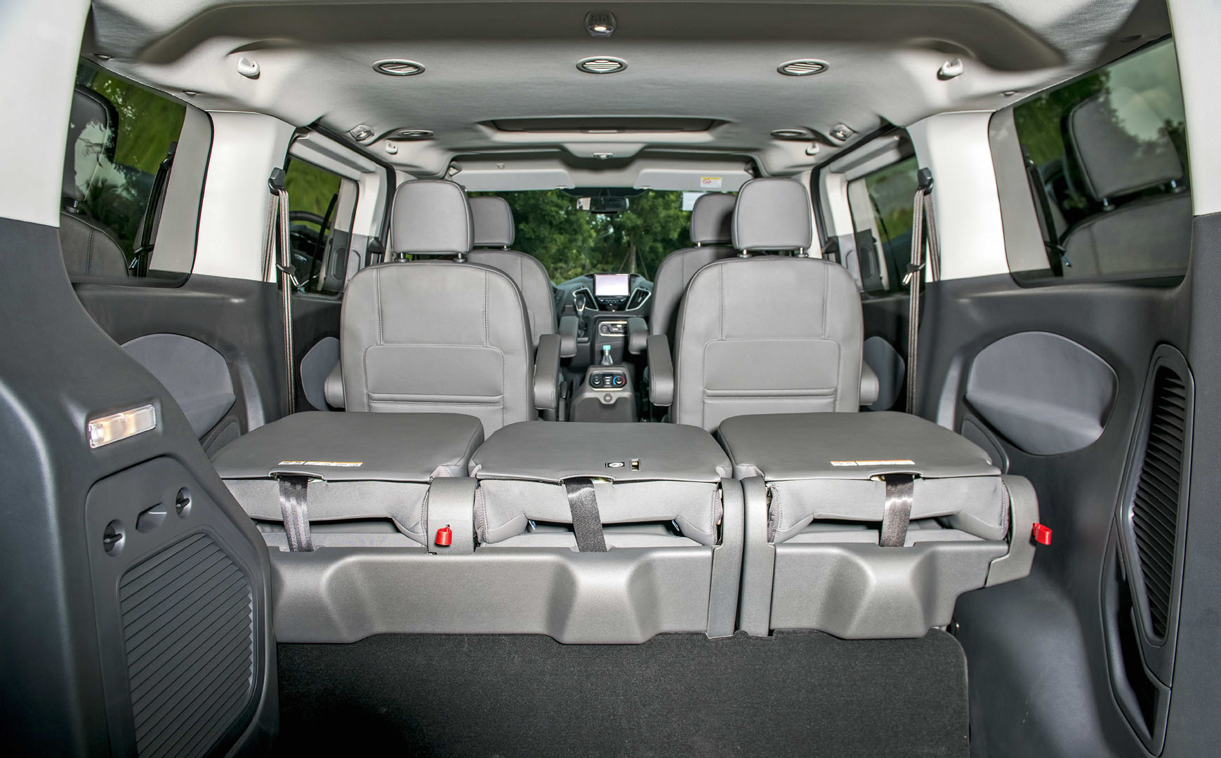 Cốp sau của Ford Tourneo