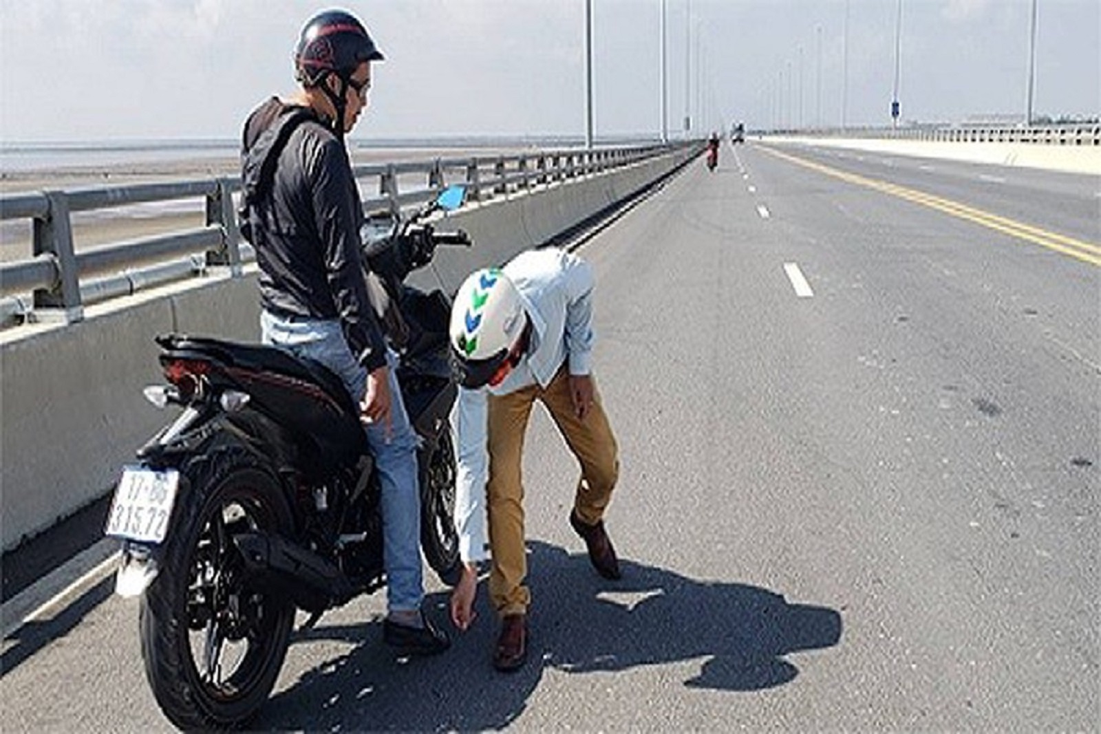 rải đinh trên đường