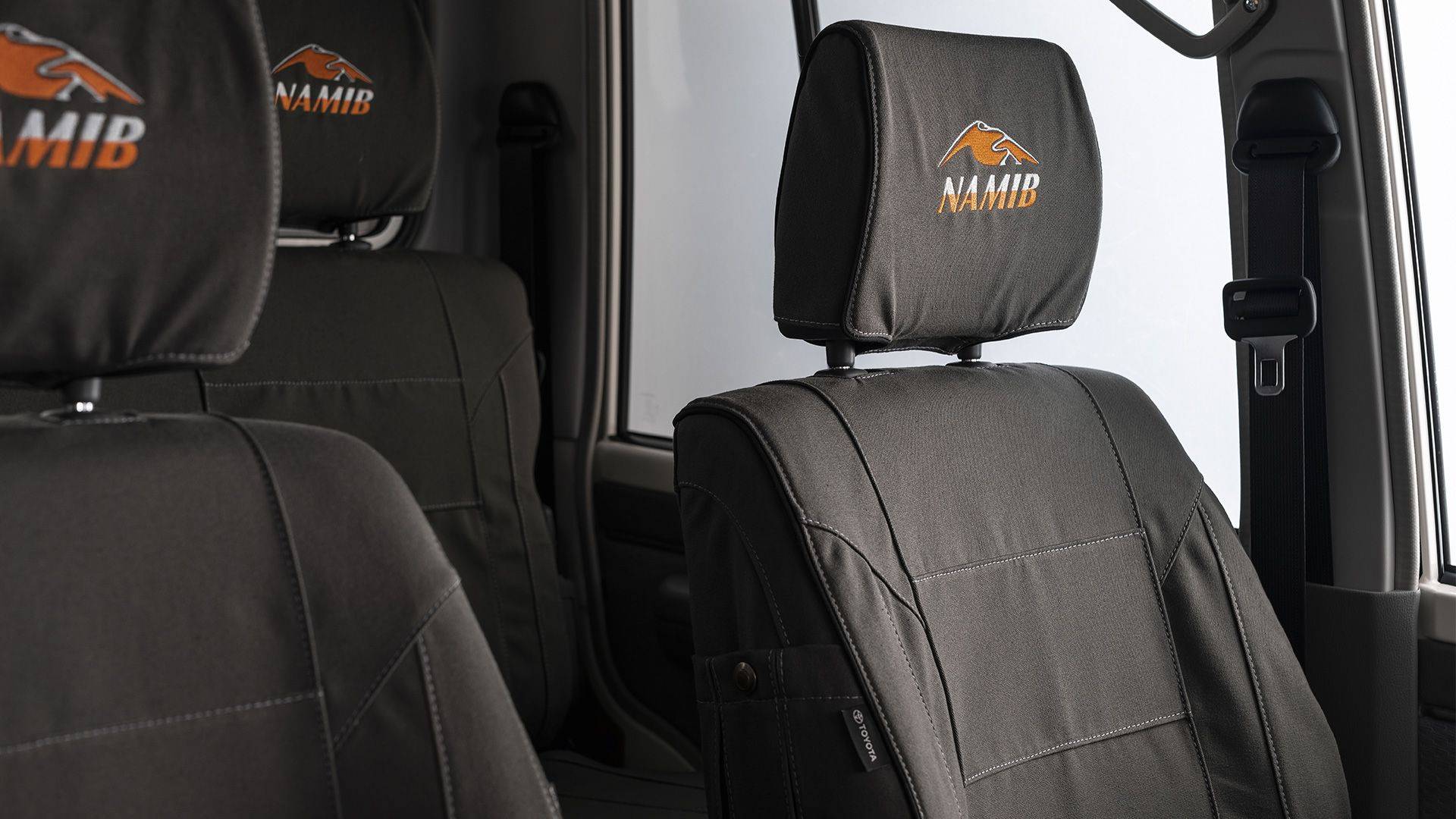 Ghế nỉ trên xe Toyota Land Cruiser Namib