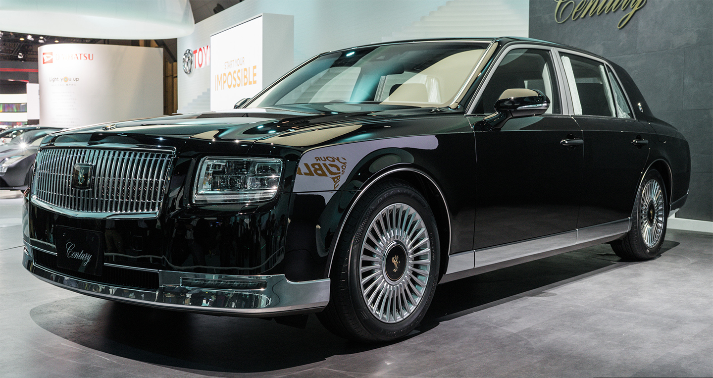 Xe Toyota Century phiên bản sedan