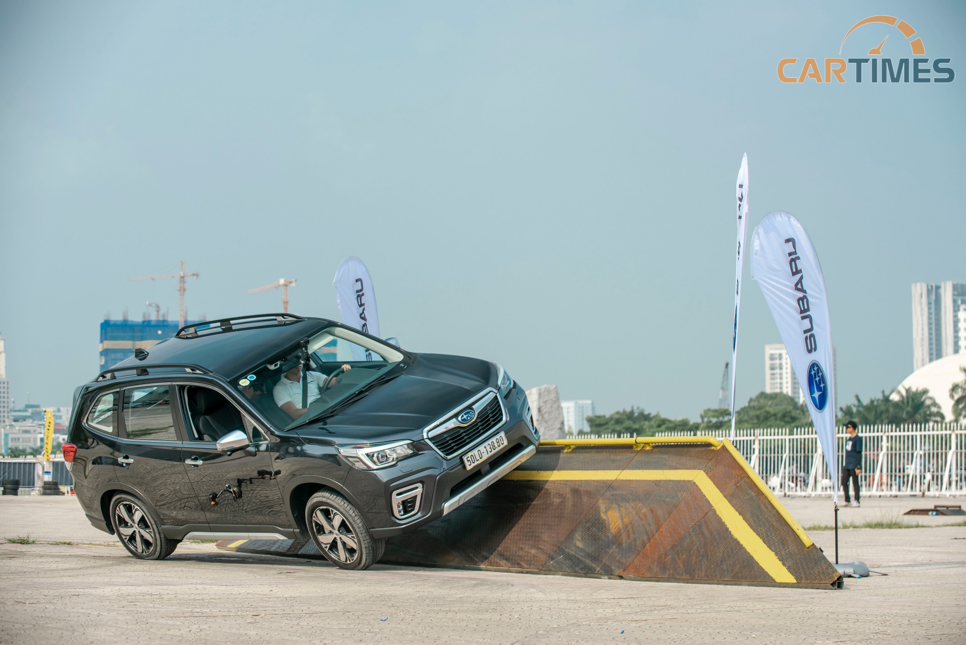 Bài lái thử tường nghiêng trên xe Subaru XV