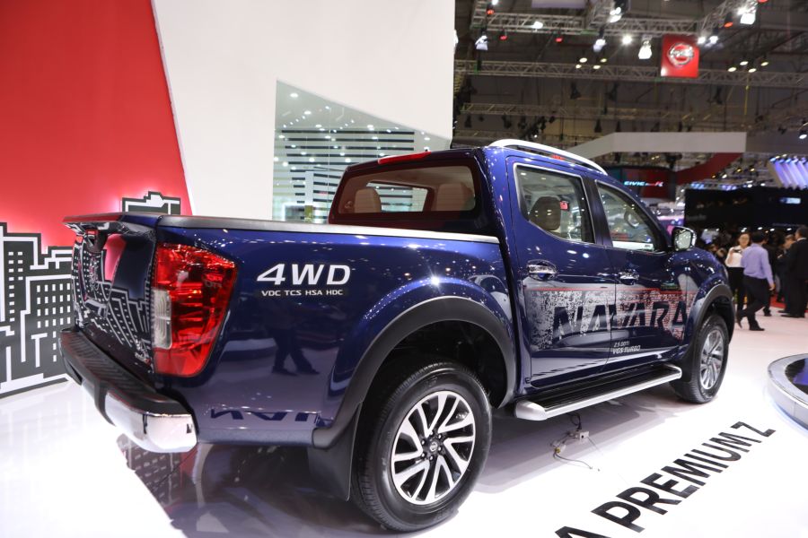 Đuôi xe Nissan Navara Premium Z