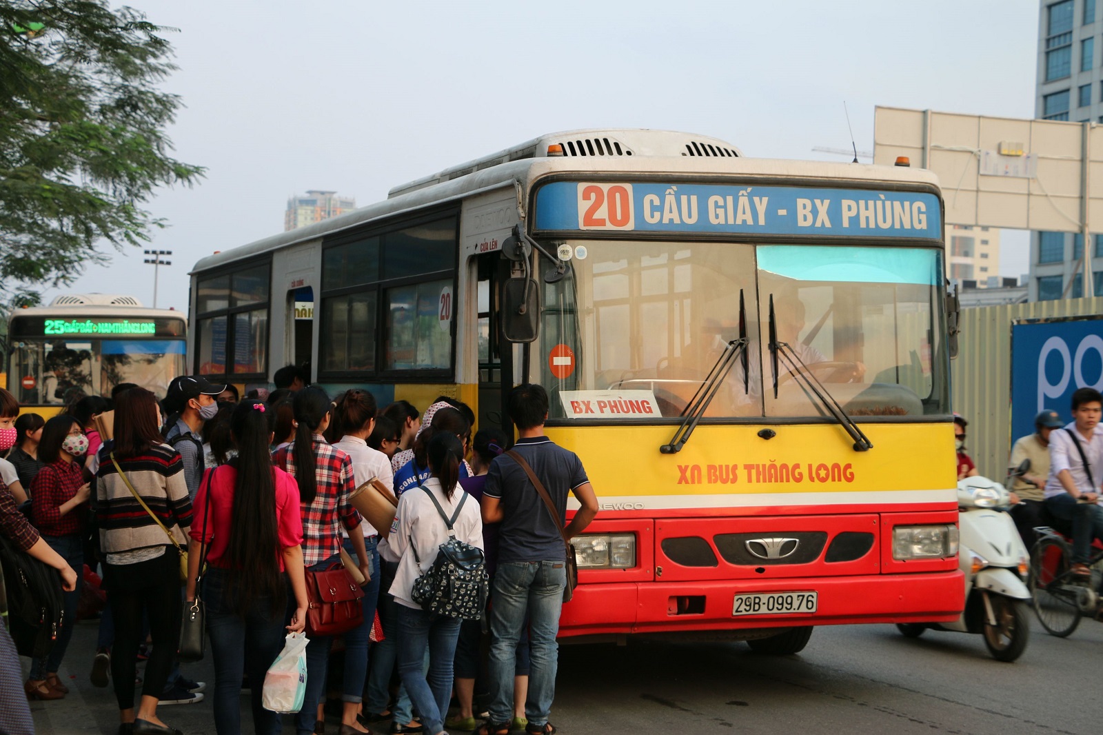 vị trí ngồi an toàn trên xe buýt