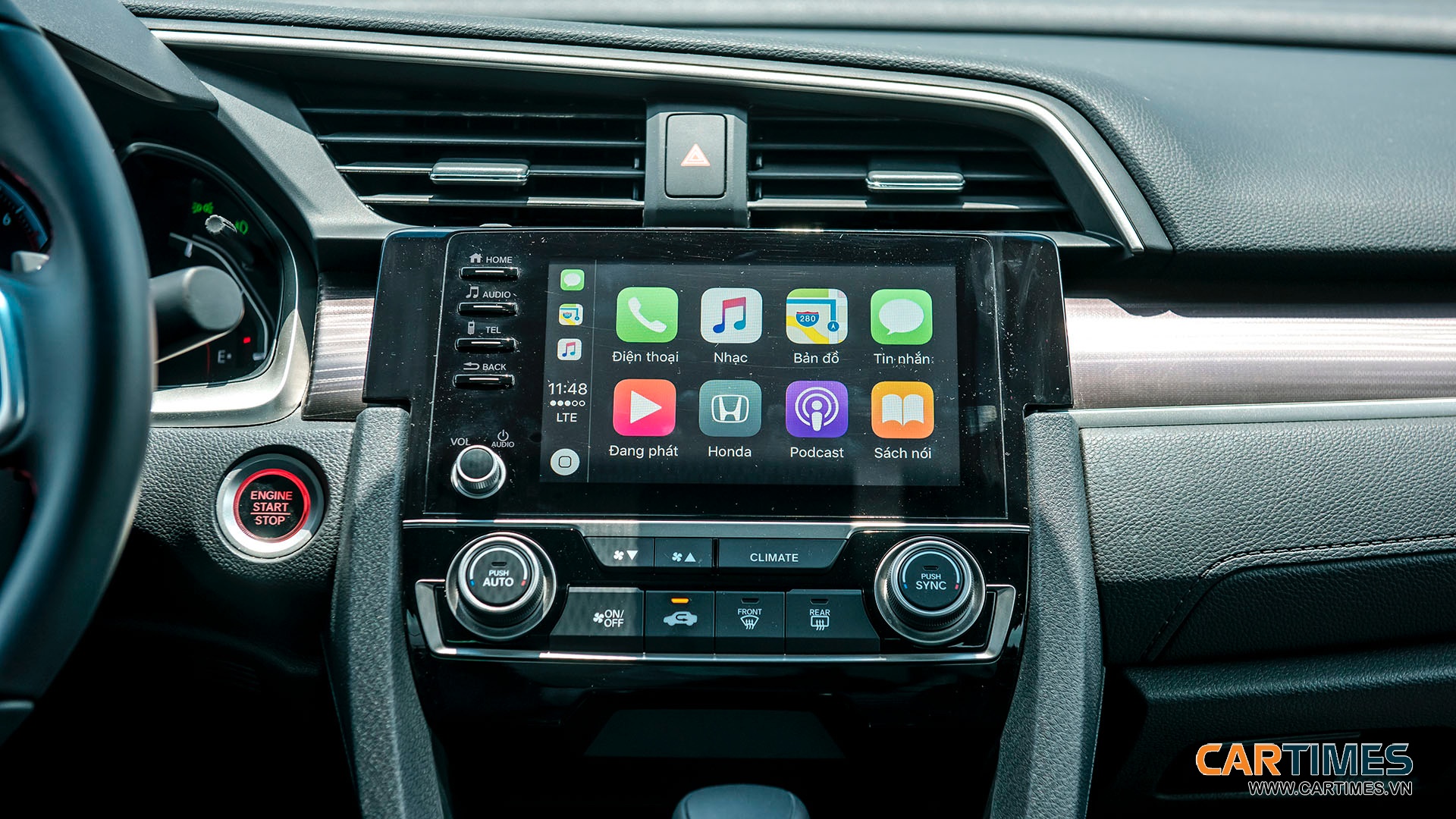 Màn hình giải trí trung tâm 7 inch trên Honda Civic RS 2019