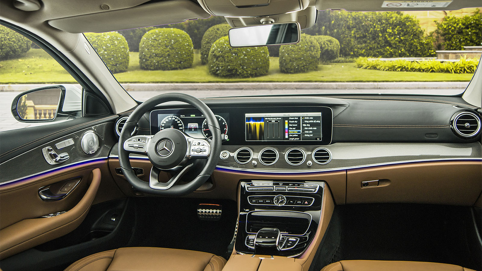 Tiện nghi an toàn trên xe Mercedes E 300 AMG