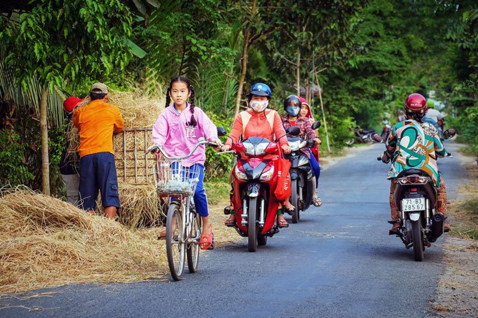 lái xe đường nông thôn