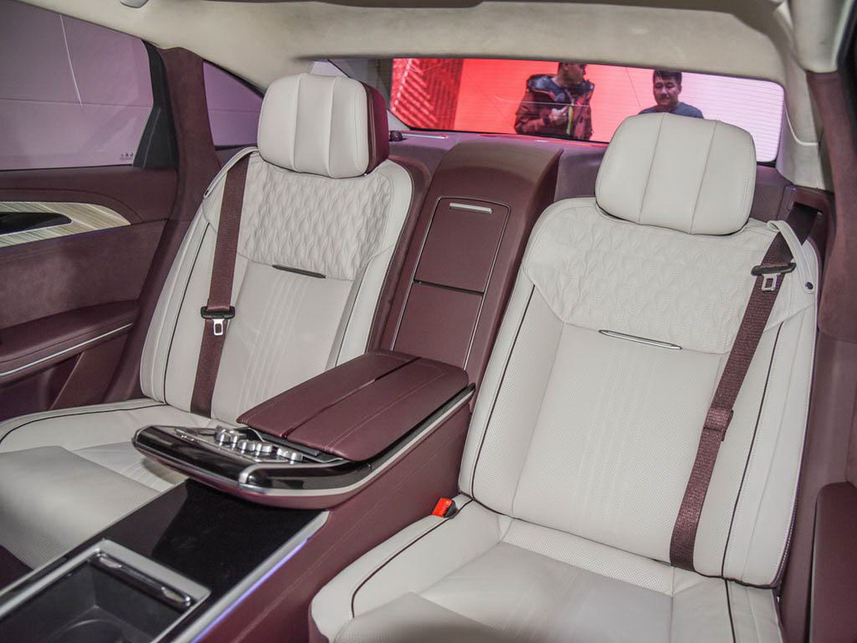 Hàng ghế sau của xe Hongqi H9