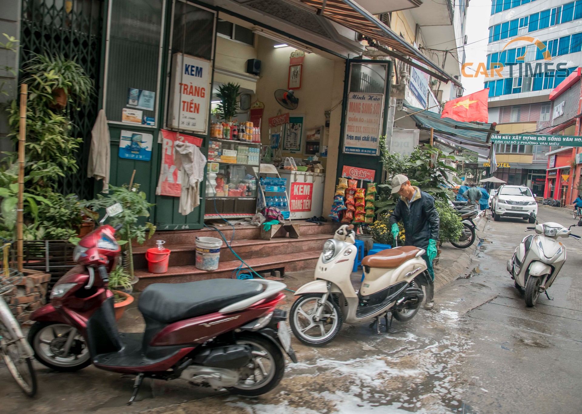 Giá dịch vụ tăng mạnh nhưng nhu cầu không hề giảm