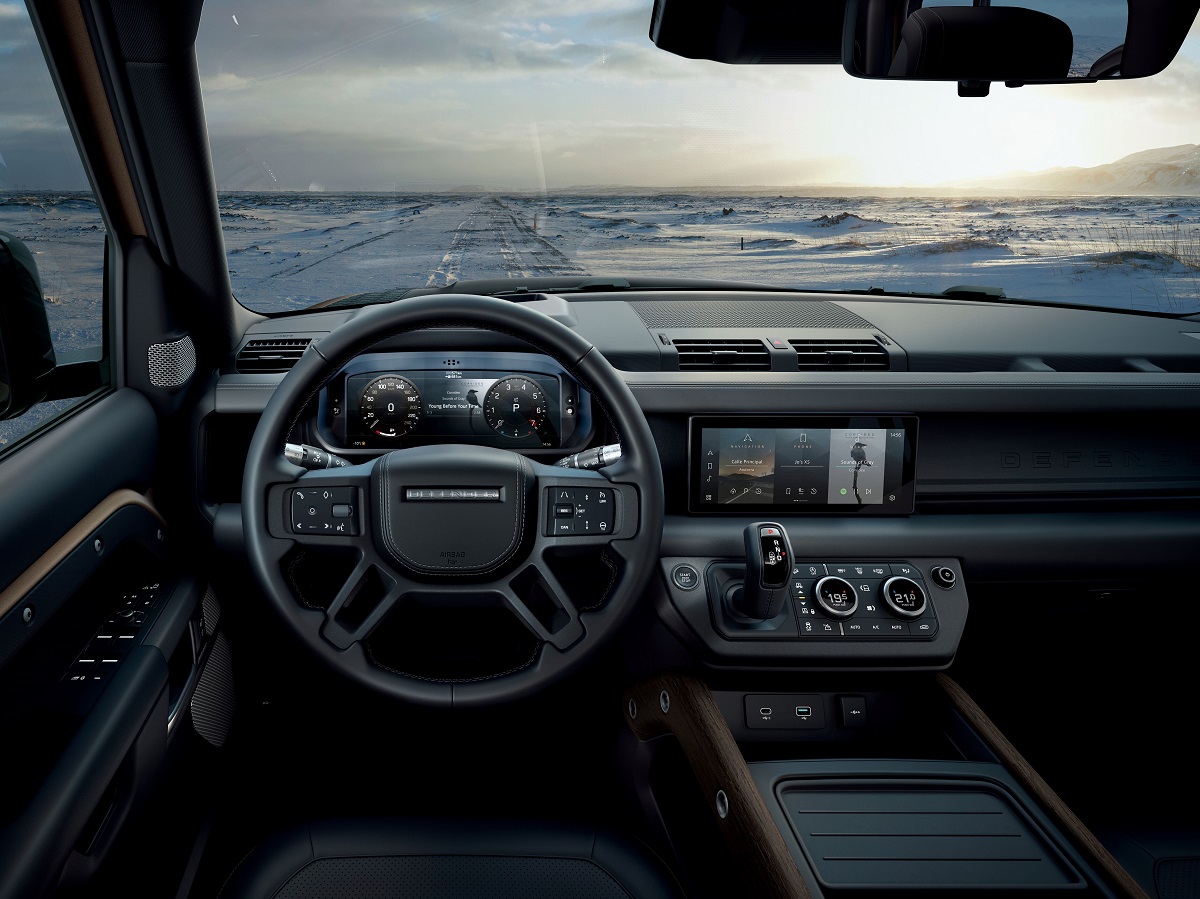 Land Rover Defender mới