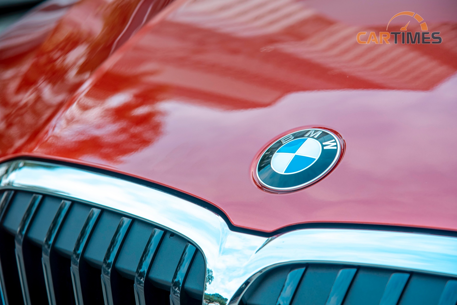 Xe BMW 330i Sport Line có giá bán thấp hơn phiên bản M Sport