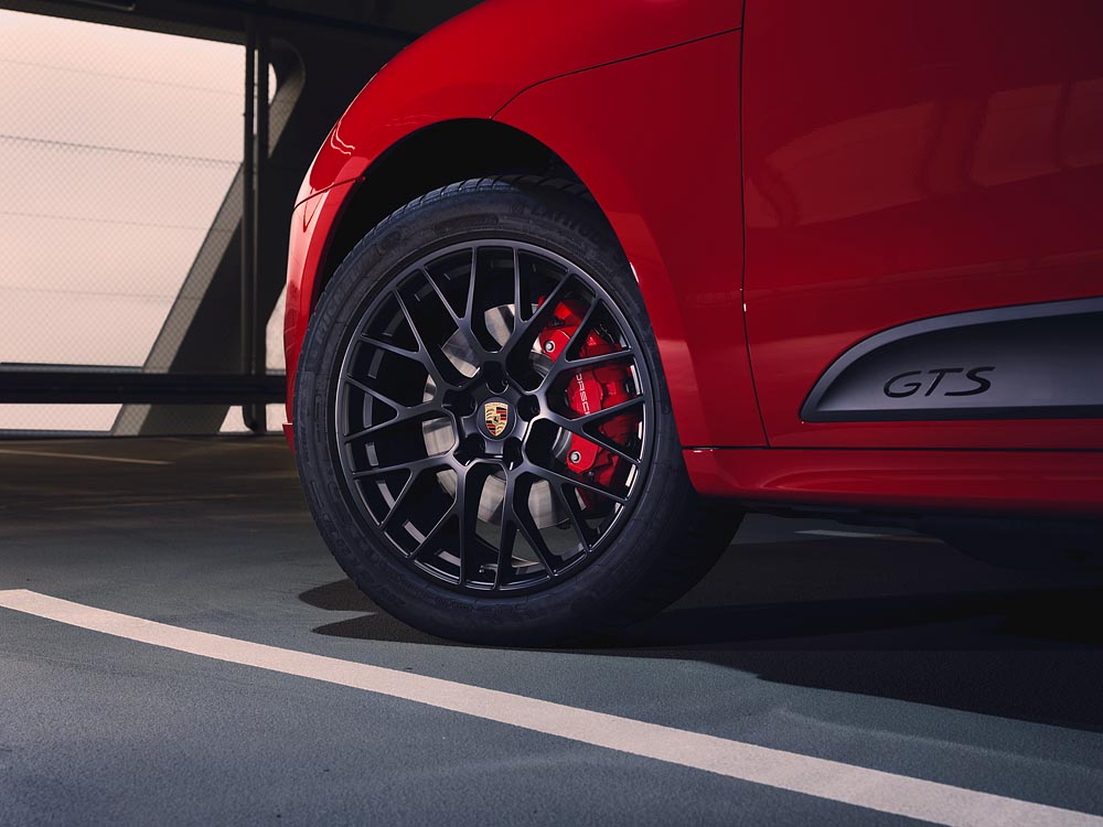 La zăng xe Porsche Macan GTS