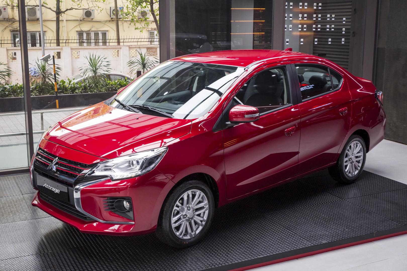 Tháng 9: Toyota Vios tiếp tục thể hiện vị trí bất bại trên thị trường và trong phân khúc