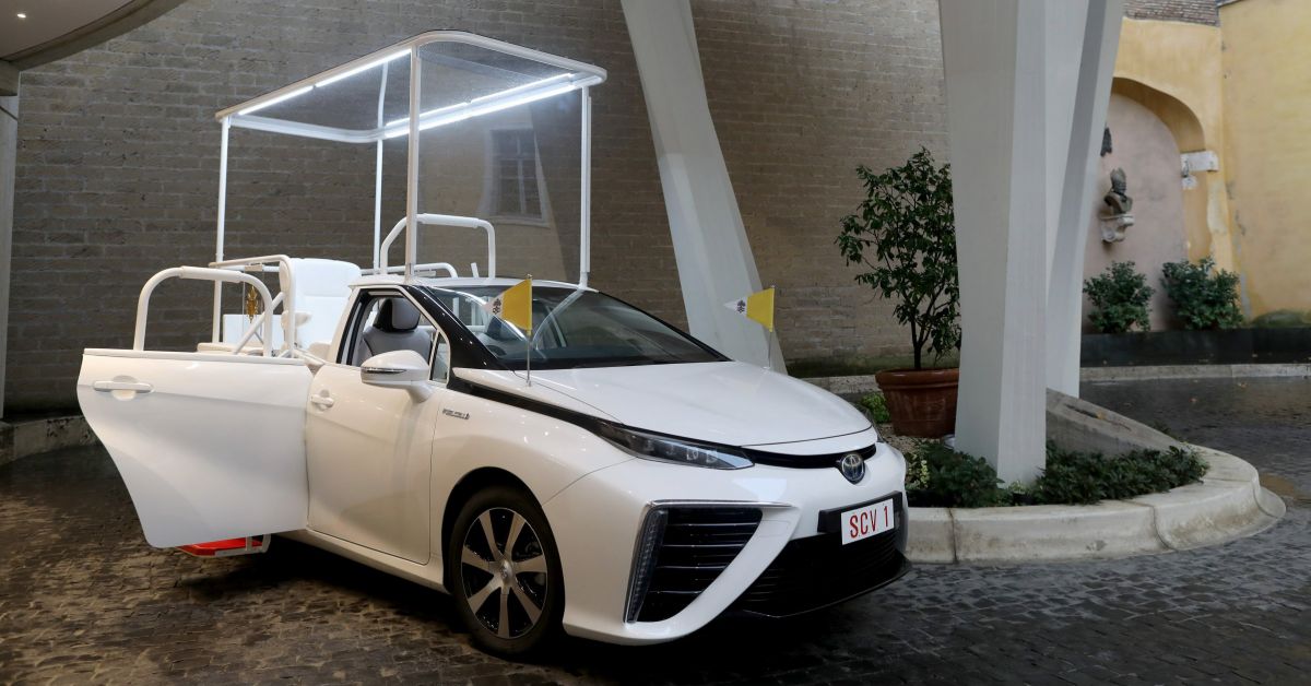 Chiếc xe của Giáo hoàng Francis hoạt động bằng khí hydro